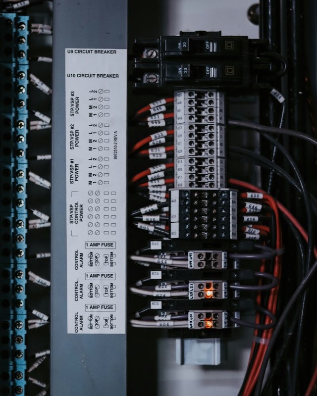 Industrial power control cabinet